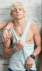 Ross Lynch : ross-lynch-1406144337.jpg