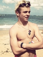 Ross Lynch : ross-lynch-1409501428.jpg