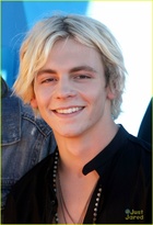 Ross Lynch : ross-lynch-1427733324.jpg