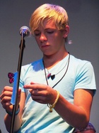 Ross Lynch : ross-lynch-1427825025.jpg