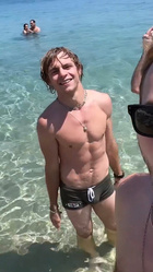 Ross Lynch : ross-lynch-1687535789.jpg