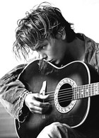 River Phoenix : river-phoenix-1364748717.jpg