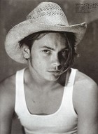 River Phoenix : rphoenix_1218919378.jpg