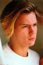 River Phoenix : rphoenix_1228073683.jpg