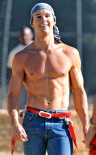 Ryan Kwanten : ryan_kwanten_1288629303.jpg