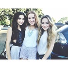 Sabrina Carpenter : TI4U1413048131.jpg