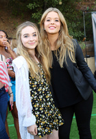 Sabrina Carpenter : TI4U1413217147.jpg