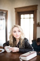 Sabrina Carpenter : sabrina-carpenter-1492029251.jpg