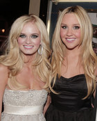 Sara Paxton : TI4U_u1255841653.jpg