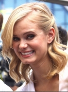 Sara Paxton : sara-paxton-1335772077.jpg