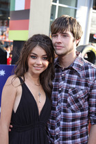 Sarah Hyland : sarah-hyland-1325656073.jpg