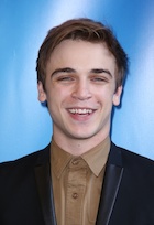 Sean Grandillo : sean-grandillo-1487993783.jpg