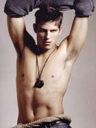 Sean Faris : sean_faris_1227671690.jpg