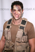 Sean Faris : sean_faris_1274562361.jpg