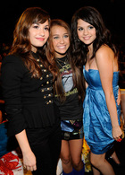 Selena Gomez : TI4U_u1218610849.jpg