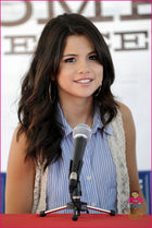 Selena Gomez : selena-gomez-1327620845.jpg