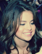 Selena Gomez : selena-gomez-1346767925.jpg