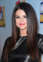 Selena Gomez : selena-gomez-1389124256.jpg