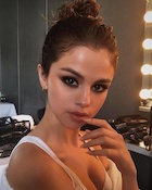 Selena Gomez : selena-gomez-1482767281.jpg