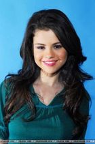 Selena Gomez : selena_gomez_1197765233.jpg