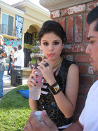 Selena Gomez : selena_gomez_1228958675.jpg