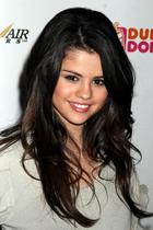 Selena Gomez : selena_gomez_1259350113.jpg