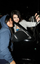 Selena Gomez : selena_gomez_1259975725.jpg