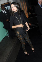 Selena Gomez : selena_gomez_1286683061.jpg