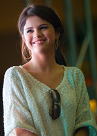 Selena Gomez : selena_gomez_1309194281.jpg