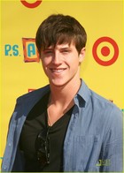 Shane Harper : shane-harper-1322260711.jpg