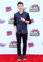 Shawn Mendes : shawn-mendes-1431193501.jpg