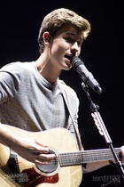 Shawn Mendes : shawn-mendes-1433759041.jpg