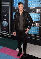 Shawn Mendes : shawn-mendes-1441052701.jpg