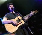 Shawn Mendes : shawn-mendes-1450663921.jpg