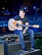 Shawn Mendes : shawn-mendes-1451871361.jpg