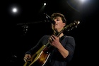 Shawn Mendes : shawn-mendes-1462104001.jpg