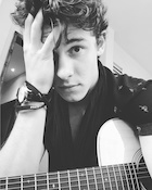 Shawn Mendes : shawn-mendes-1508230441.jpg