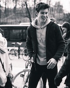 Shawn Mendes : shawn-mendes-1523333522.jpg