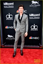 Shawn Mendes : shawn-mendes-1526936498.jpg