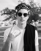 Shawn Mendes : shawn-mendes-1530842701.jpg