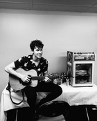 Shawn Mendes : shawn-mendes-1530892502.jpg