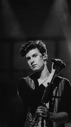 Shawn Mendes : shawn-mendes-1536975002.jpg