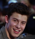 Shawn Mendes : shawn-mendes-1541260701.jpg