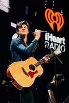 Shawn Mendes : shawn-mendes-1544150881.jpg