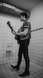 Shawn Mendes : shawn-mendes-1552608001.jpg