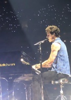 Shawn Mendes : shawn-mendes-1560613142.jpg