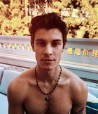 Shawn Mendes : shawn-mendes-1569174634.jpg