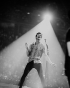 Shawn Mendes : shawn-mendes-1570441321.jpg