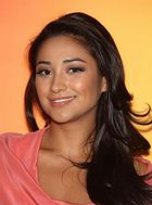 Shay Mitchell : shaymitchell_1276111279.jpg