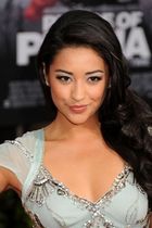 Shay Mitchell : shaymitchell_1276112442.jpg